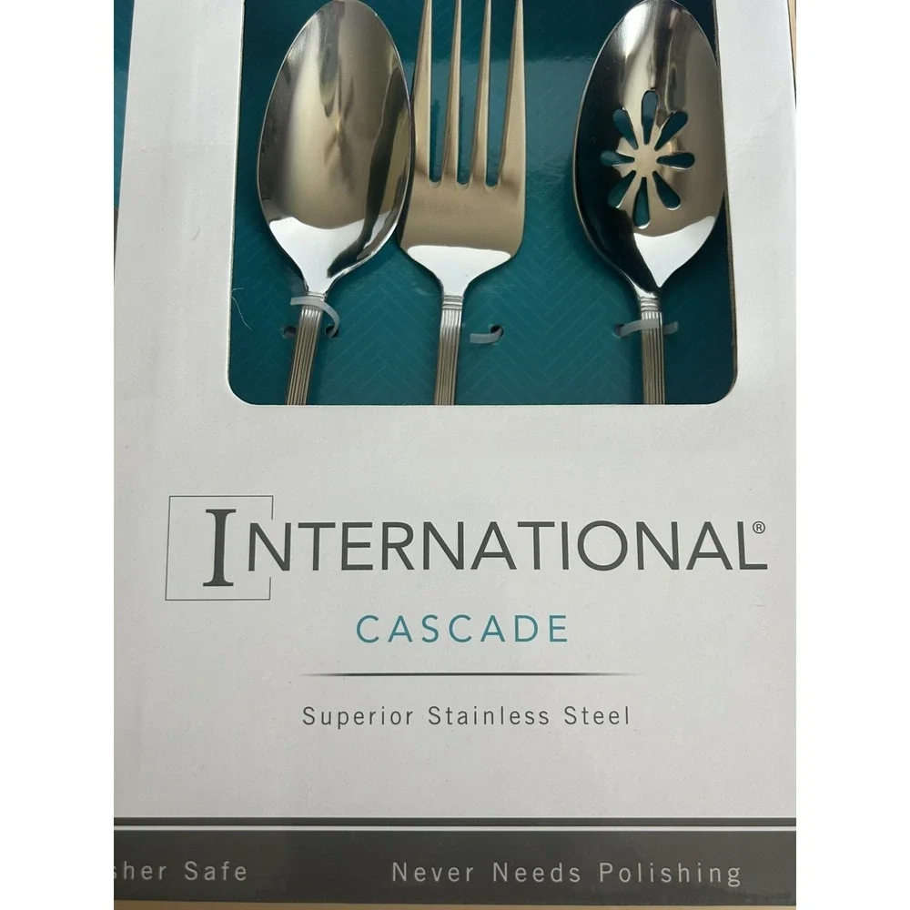 International Silver 5264791 Cascade 51 PC Flatware Set - Silver